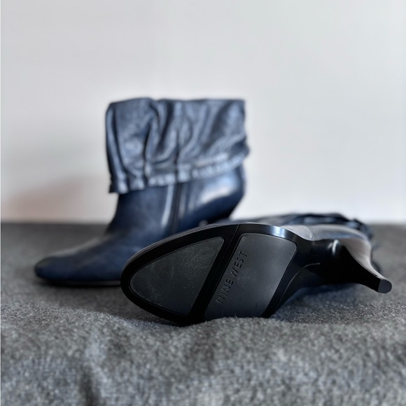 Nine West, Blue Ankle Boots, Size 8.5 - Picture 2 of 3